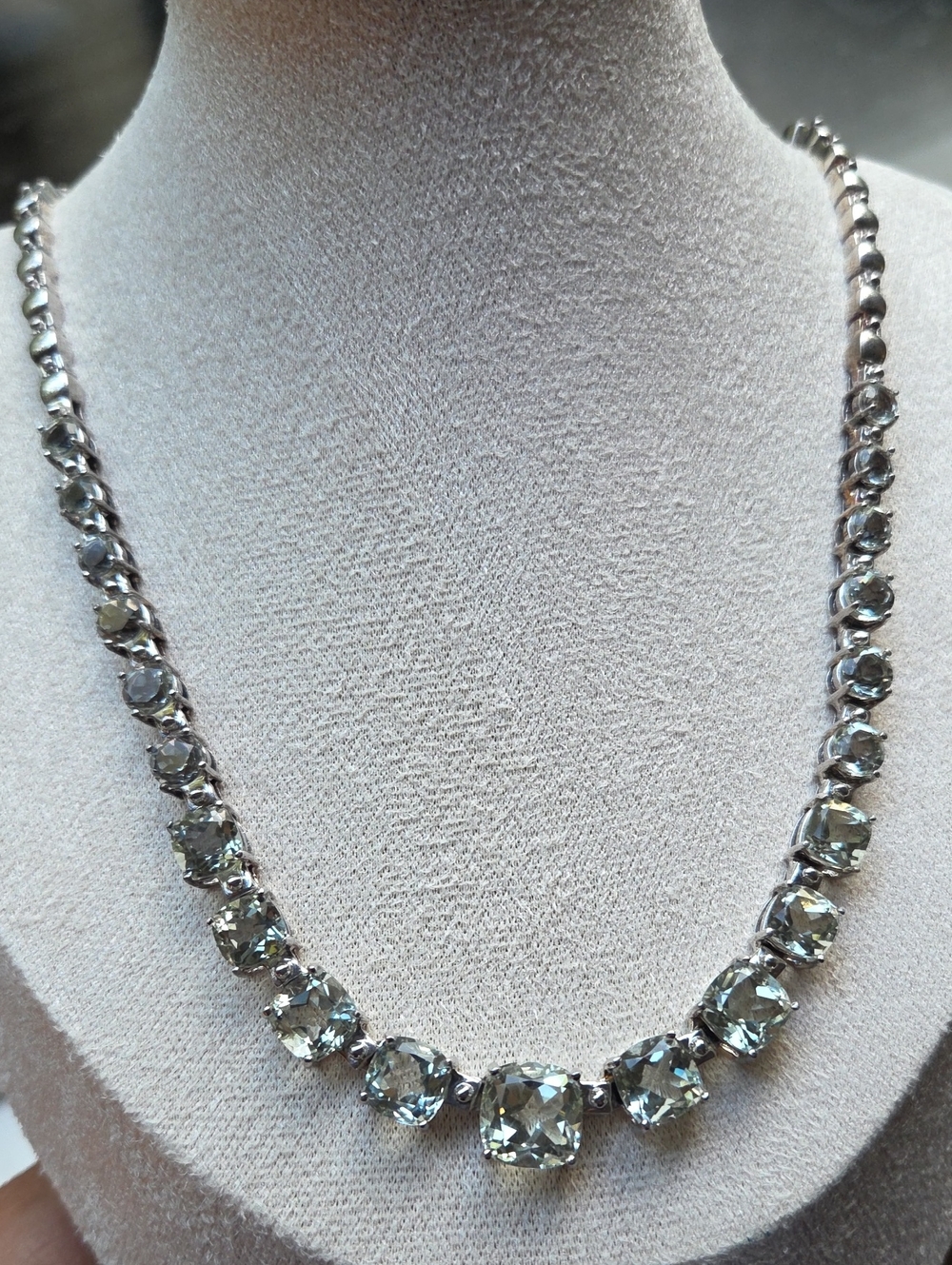 Geniune Prasiolite And Sterling Silver Necklace Graduated ,Faceted Stones EUC